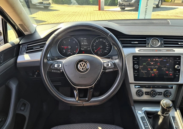 Volkswagen Passat cena 55900 przebieg: 192800, rok produkcji 2017 z Rybnik małe 106